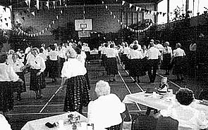 DRK-Seniorennachmittag 1990 in der Turnhalle
