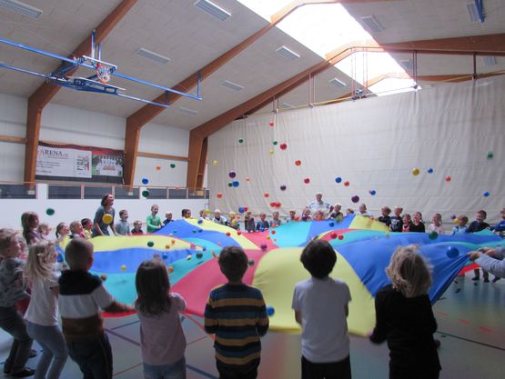 Bild von Singen ohne Grenzen in der Schule im Autal 2019